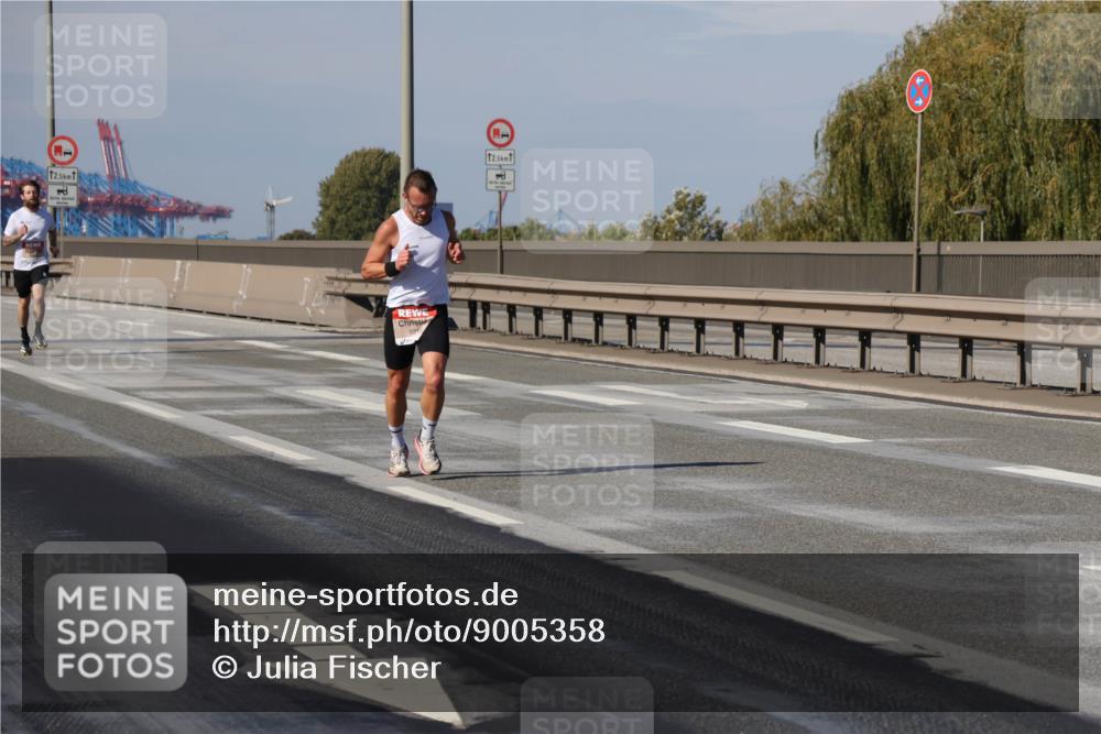 03.10.2025 - Köhlbrandbrückenlauf Julia Fischer http://msf.ph/oto/9005358 03.10.2025 12:40:03 Position 3  meine-sportfotos.de