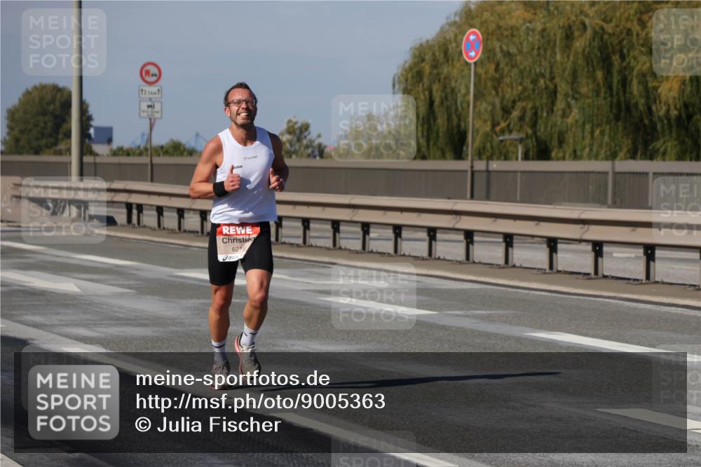 03.10.2025 - Köhlbrandbrückenlauf Julia Fischer http://msf.ph/oto/9005363 03.10.2025 12:40:04 Position 3 6216 meine-sportfotos.de
