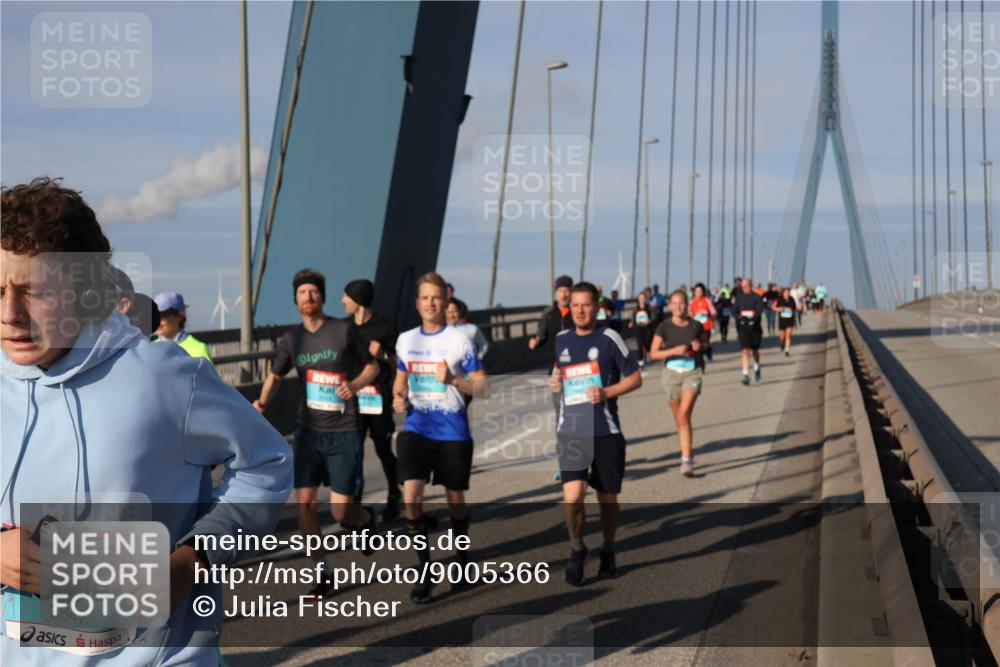 03.10.2025 - Köhlbrandbrückenlauf Julia Fischer http://msf.ph/oto/9005366 03.10.2025 09:51:59 Position 2 3647 meine-sportfotos.de
