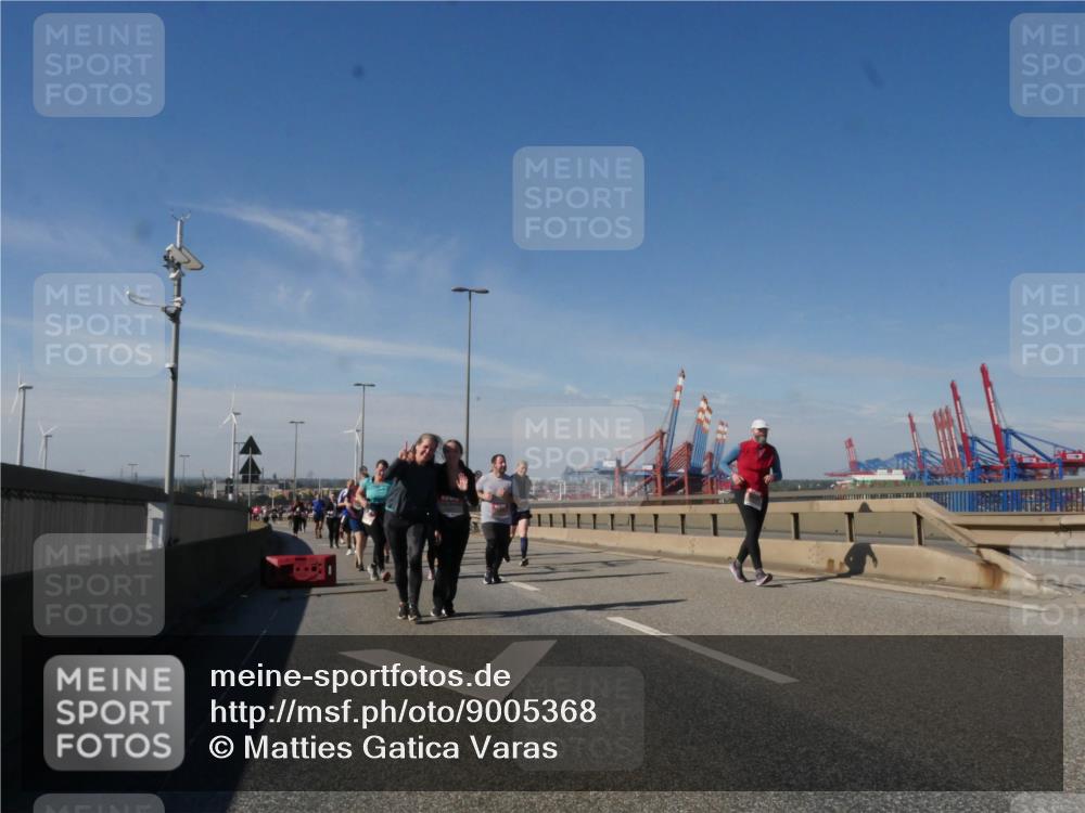 03.10.2025 - Köhlbrandbrückenlauf Matties Gatica Varas http://msf.ph/oto/9005368 03.10.2025 12:59:40 Position 2  meine-sportfotos.de