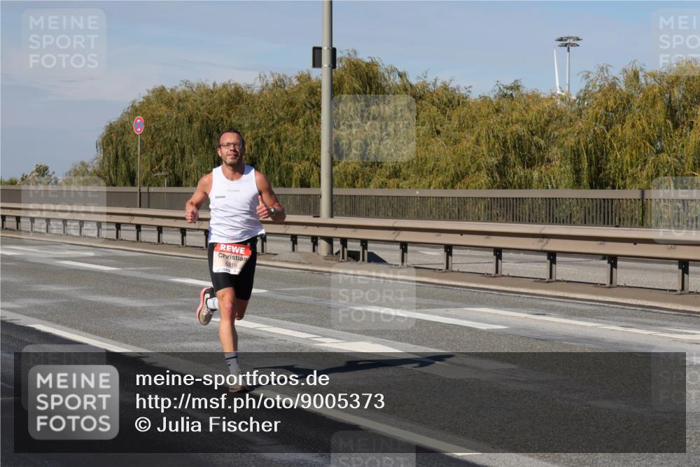 03.10.2025 - Köhlbrandbrückenlauf Julia Fischer http://msf.ph/oto/9005373 03.10.2025 12:40:06 Position 3 6216 meine-sportfotos.de