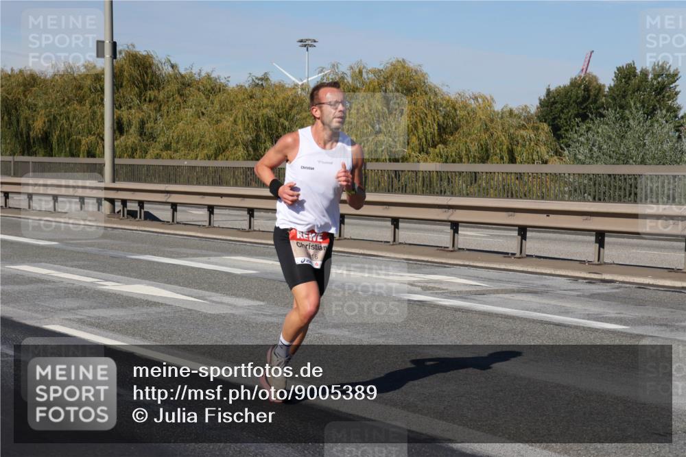 03.10.2025 - Köhlbrandbrückenlauf Julia Fischer http://msf.ph/oto/9005389 03.10.2025 12:40:07 Position 3 16 meine-sportfotos.de