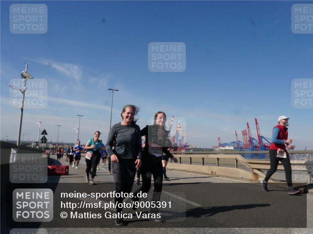 03.10.2025 - Köhlbrandbrückenlauf Matties Gatica Varas http://msf.ph/oto/9005391 03.10.2025 12:59:42 Position 2 4697 meine-sportfotos.de