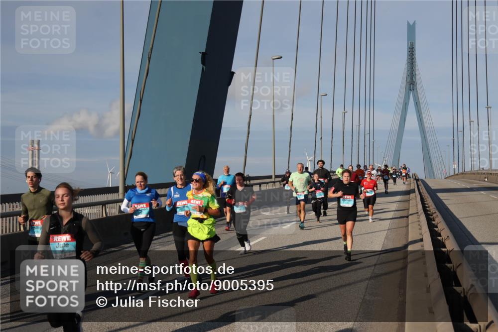 03.10.2025 - Köhlbrandbrückenlauf Julia Fischer http://msf.ph/oto/9005395 03.10.2025 09:52:07 Position 2 38, 182 meine-sportfotos.de