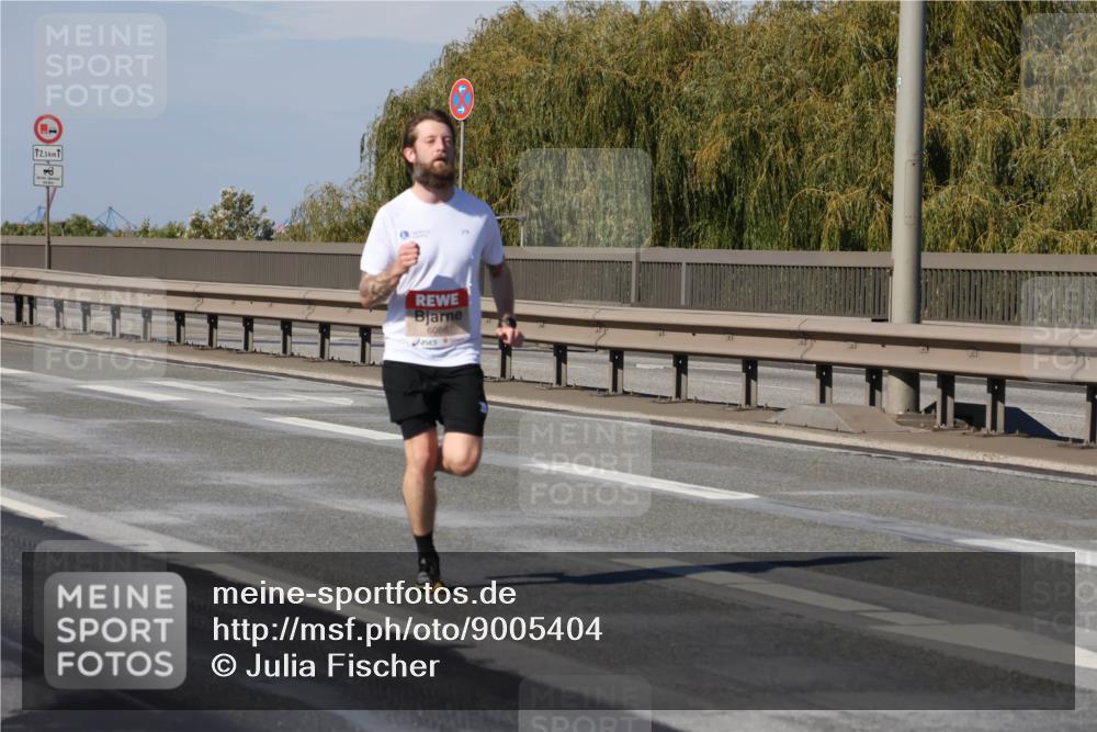 03.10.2025 - Köhlbrandbrückenlauf Julia Fischer http://msf.ph/oto/9005404 03.10.2025 12:40:10 Position 3 12, 5, 6086 meine-sportfotos.de