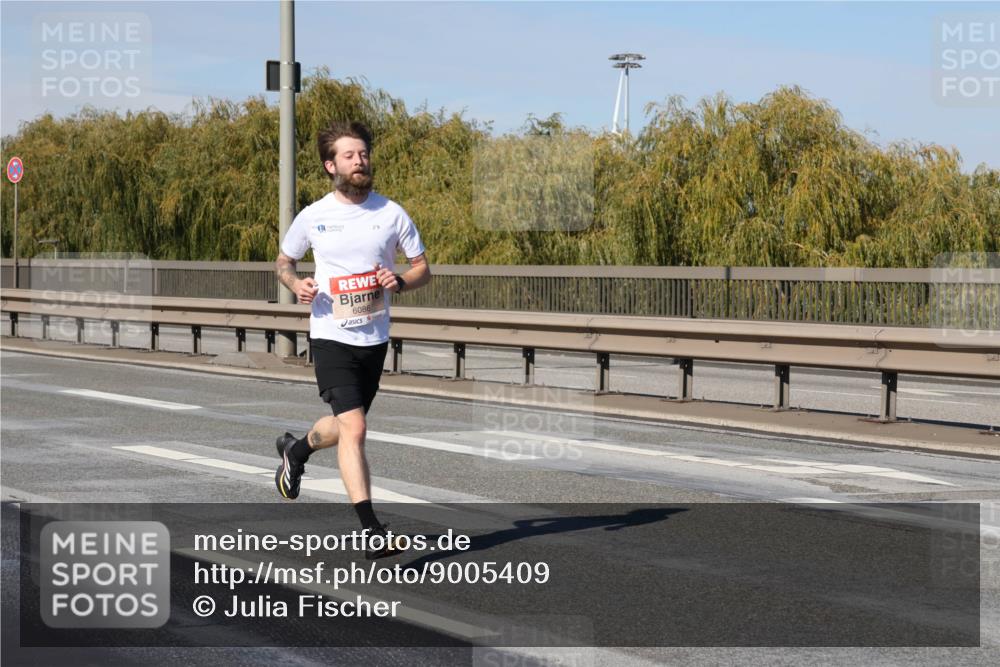 03.10.2025 - Köhlbrandbrückenlauf Julia Fischer http://msf.ph/oto/9005409 03.10.2025 12:40:11 Position 3 6086 meine-sportfotos.de