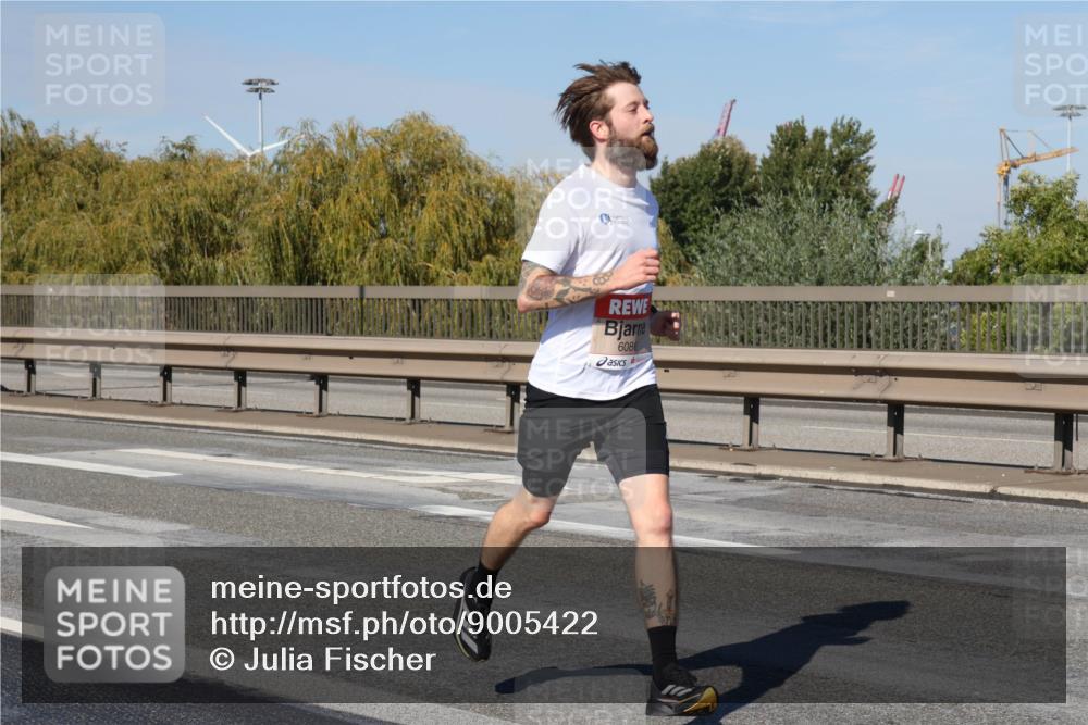 03.10.2025 - Köhlbrandbrückenlauf Julia Fischer http://msf.ph/oto/9005422 03.10.2025 12:40:12 Position 3 6086 meine-sportfotos.de