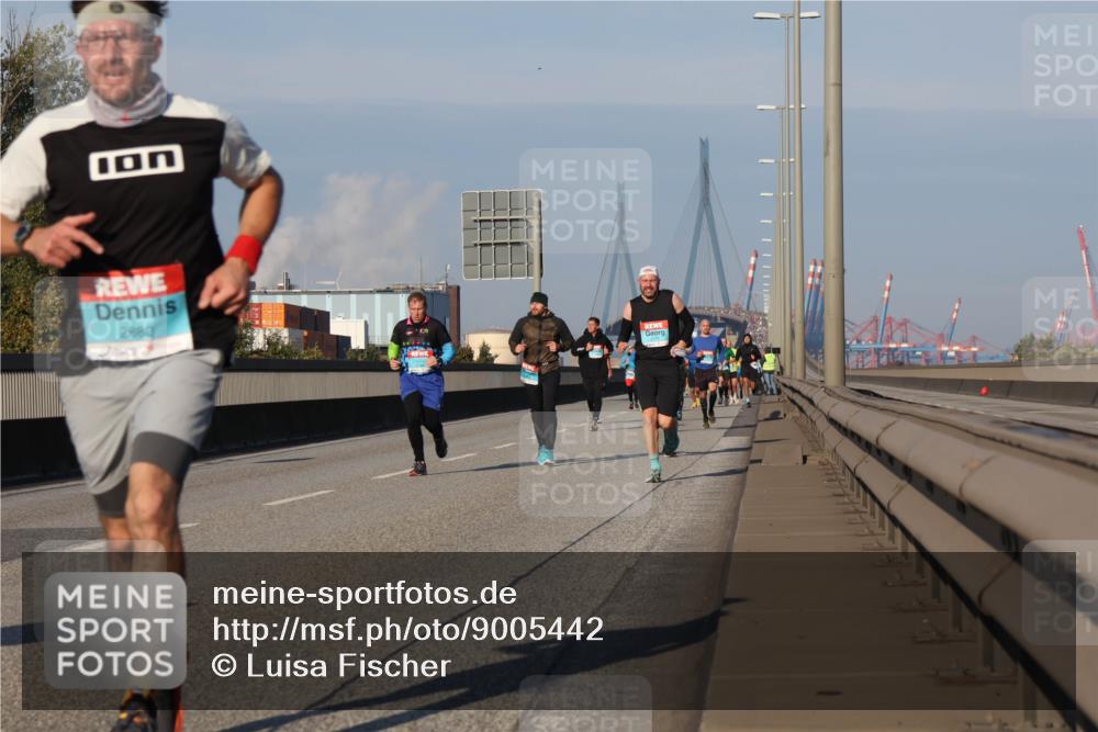 03.10.2025 - Köhlbrandbrückenlauf Luisa Fischer http://msf.ph/oto/9005442 03.10.2025 10:47:09 Position 3 2880 meine-sportfotos.de