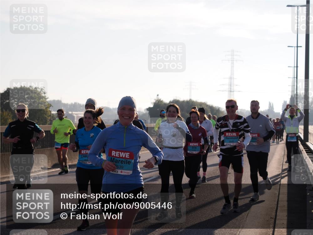 03.10.2025 - Köhlbrandbrückenlauf Fabian Wolf http://msf.ph/oto/9005446 03.10.2025 09:19:15 Position 3 366, 3539, 3540 meine-sportfotos.de