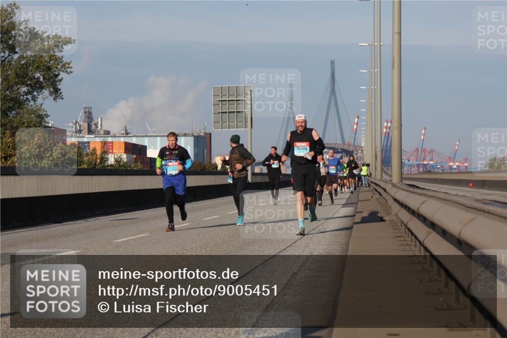 03.10.2025 - Köhlbrandbrückenlauf Luisa Fischer http://msf.ph/oto/9005451 03.10.2025 10:47:09 Position 3  meine-sportfotos.de
