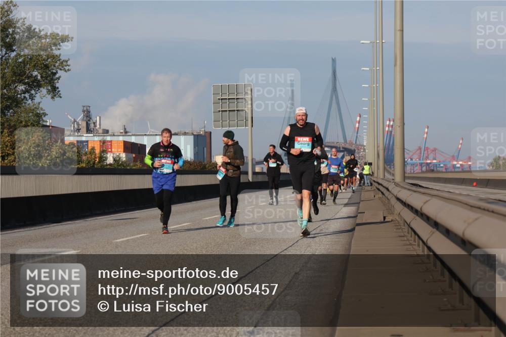 03.10.2025 - Köhlbrandbrückenlauf Luisa Fischer http://msf.ph/oto/9005457 03.10.2025 10:47:10 Position 3  meine-sportfotos.de