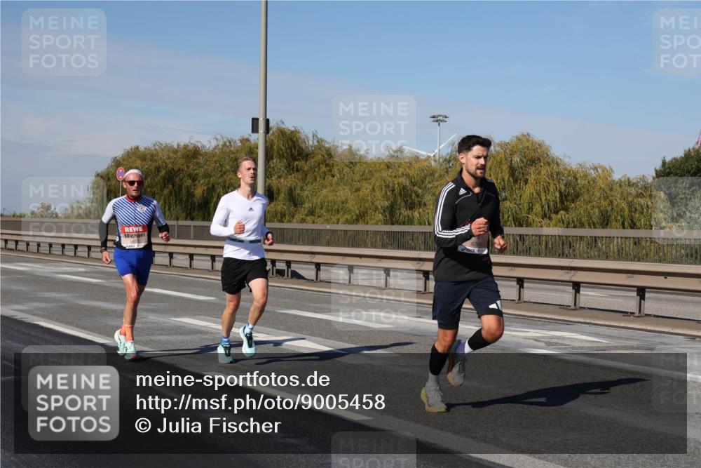 03.10.2025 - Köhlbrandbrückenlauf Julia Fischer http://msf.ph/oto/9005458 03.10.2025 12:40:23 Position 3  meine-sportfotos.de