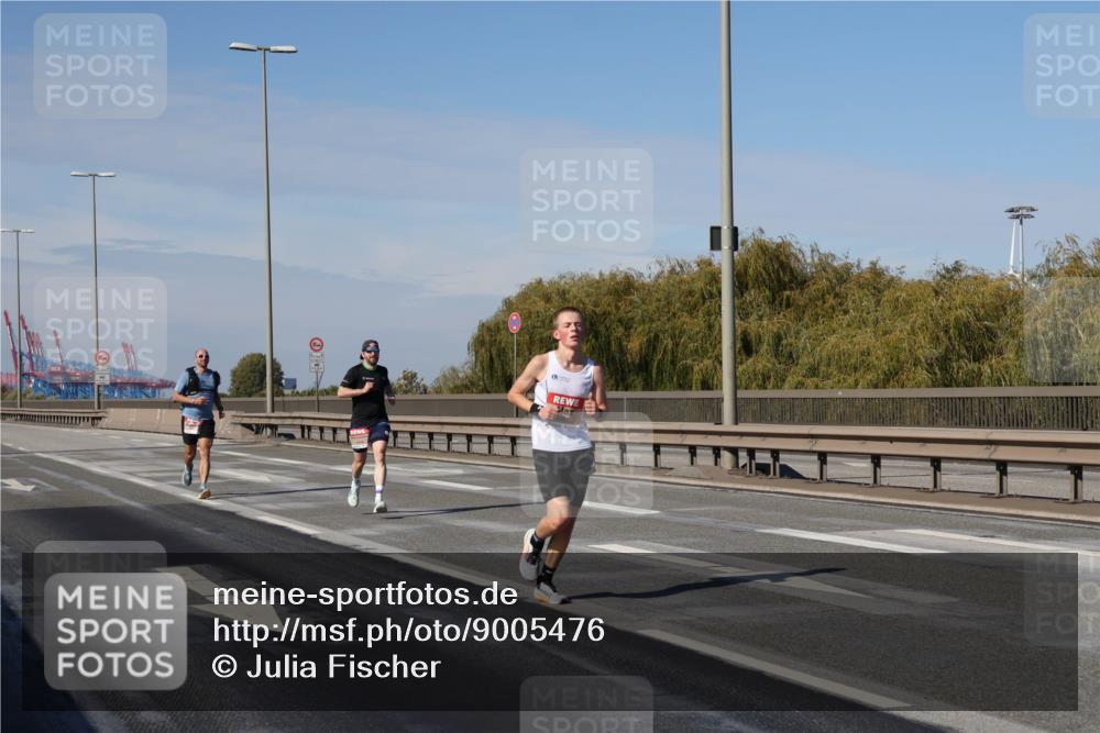 03.10.2025 - Köhlbrandbrückenlauf Julia Fischer http://msf.ph/oto/9005476 03.10.2025 12:40:33 Position 3  meine-sportfotos.de