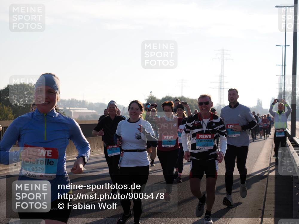 03.10.2025 - Köhlbrandbrückenlauf Fabian Wolf http://msf.ph/oto/9005478 03.10.2025 09:19:15 Position 3 3539, 3017, 1505, 3540 meine-sportfotos.de