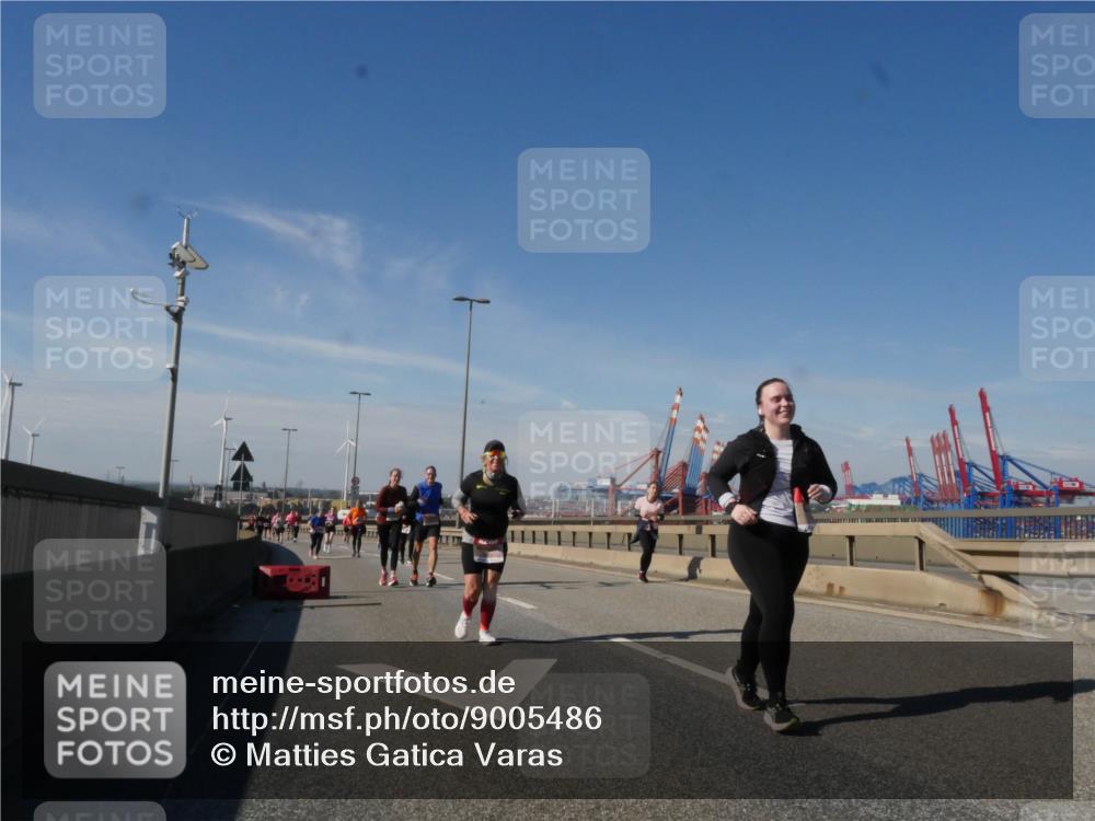 03.10.2025 - Köhlbrandbrückenlauf Matties Gatica Varas http://msf.ph/oto/9005486 03.10.2025 12:59:51 Position 2  meine-sportfotos.de