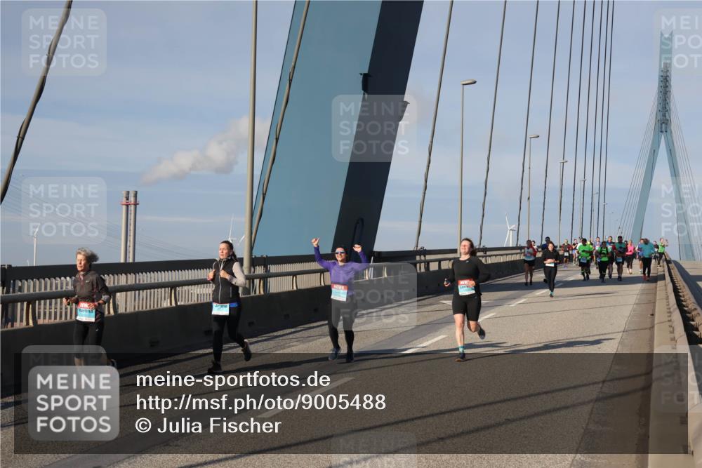 03.10.2025 - Köhlbrandbrückenlauf Julia Fischer http://msf.ph/oto/9005488 03.10.2025 09:52:26 Position 2  meine-sportfotos.de