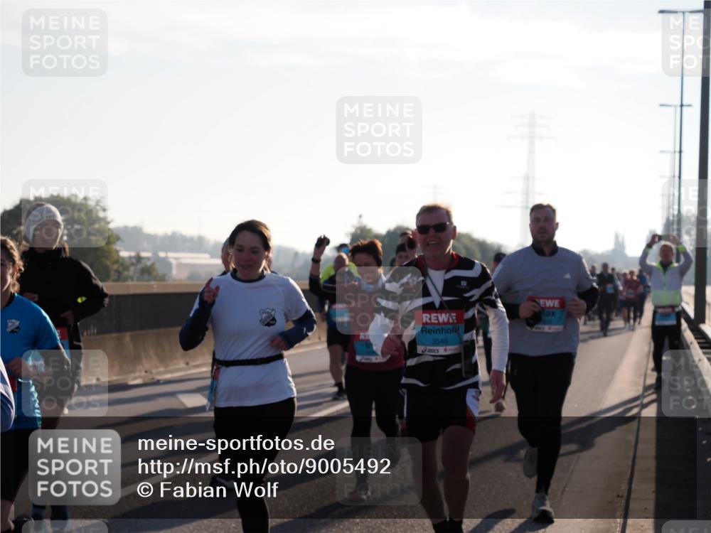 03.10.2025 - Köhlbrandbrückenlauf Fabian Wolf http://msf.ph/oto/9005492 03.10.2025 09:19:16 Position 3 3540 meine-sportfotos.de