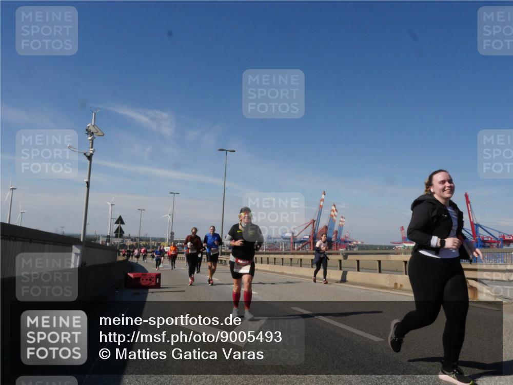 03.10.2025 - Köhlbrandbrückenlauf Matties Gatica Varas http://msf.ph/oto/9005493 03.10.2025 12:59:52 Position 2  meine-sportfotos.de