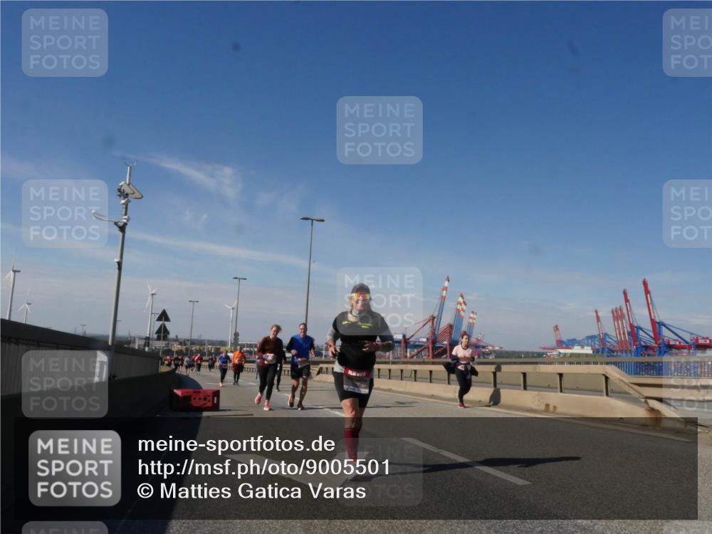 03.10.2025 - Köhlbrandbrückenlauf Matties Gatica Varas http://msf.ph/oto/9005501 03.10.2025 12:59:52 Position 2  meine-sportfotos.de