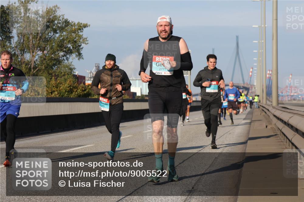 03.10.2025 - Köhlbrandbrückenlauf Luisa Fischer http://msf.ph/oto/9005522 03.10.2025 10:47:14 Position 3 3794, 2959, 2777 meine-sportfotos.de