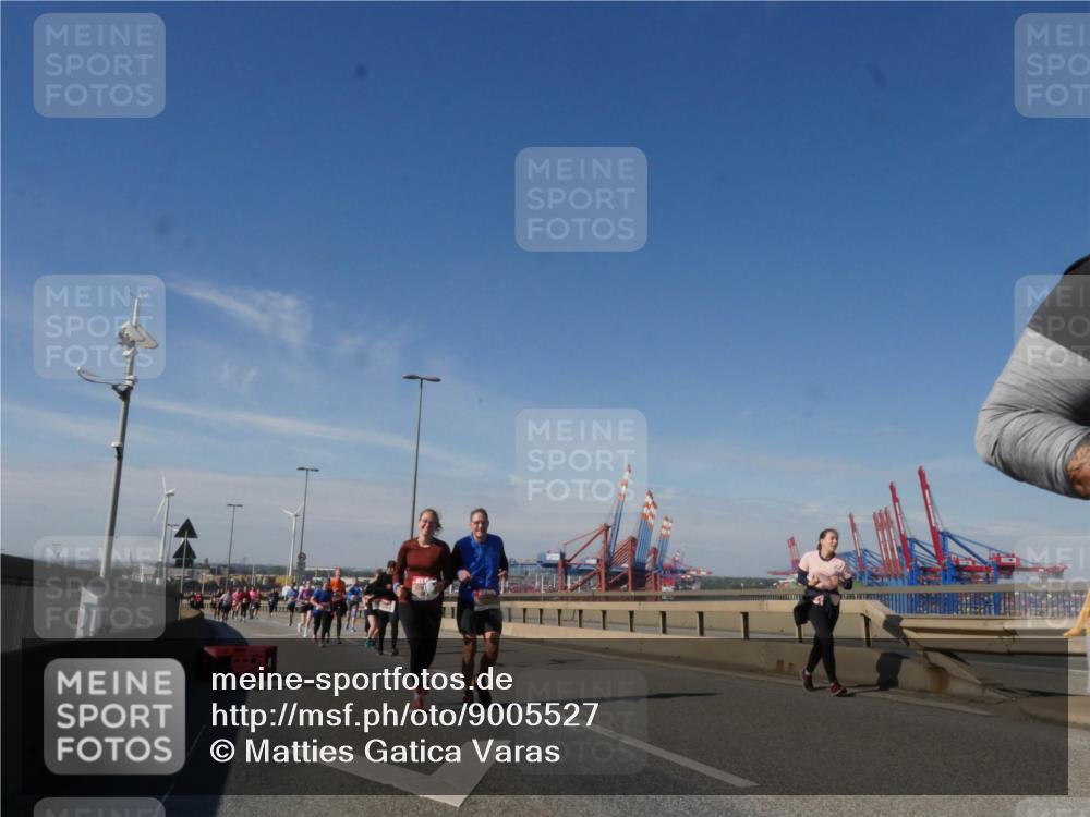 03.10.2025 - Köhlbrandbrückenlauf Matties Gatica Varas http://msf.ph/oto/9005527 03.10.2025 12:59:54 Position 2  meine-sportfotos.de