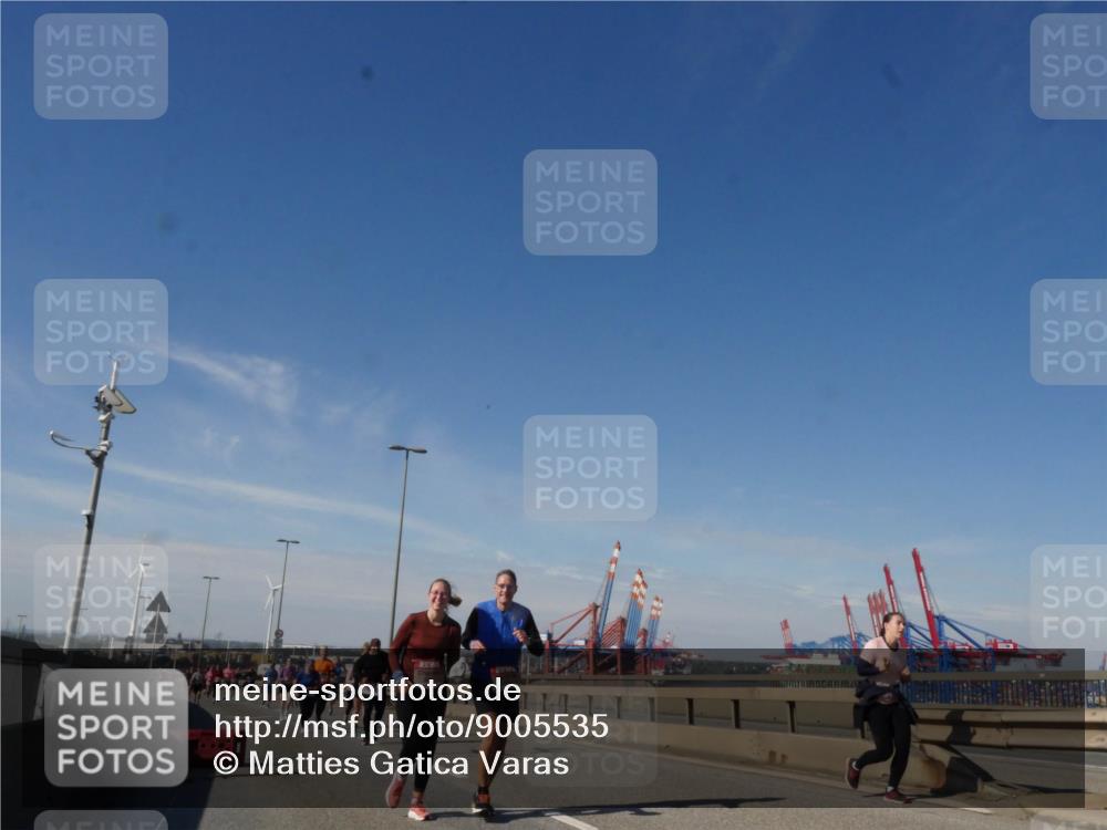 03.10.2025 - Köhlbrandbrückenlauf Matties Gatica Varas http://msf.ph/oto/9005535 03.10.2025 12:59:55 Position 2  meine-sportfotos.de