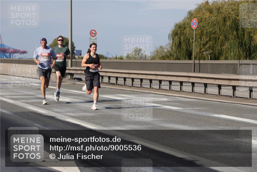 03.10.2025 - Köhlbrandbrückenlauf Julia Fischer http://msf.ph/oto/9005536 03.10.2025 12:40:52 Position 3 12, 5 meine-sportfotos.de
