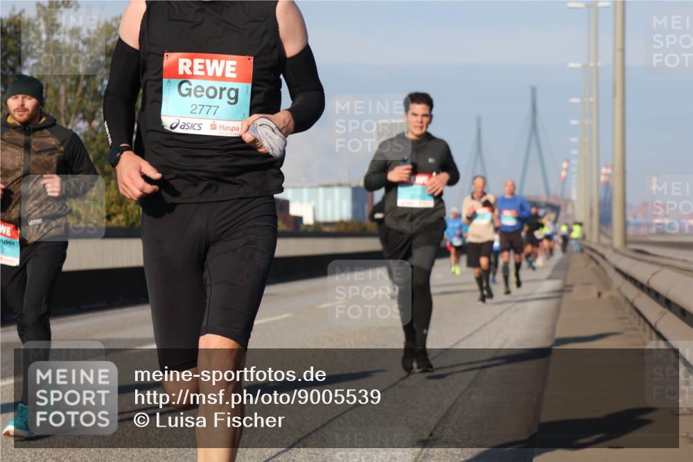 03.10.2025 - Köhlbrandbrückenlauf Luisa Fischer http://msf.ph/oto/9005539 03.10.2025 10:47:15 Position 3 2777 meine-sportfotos.de