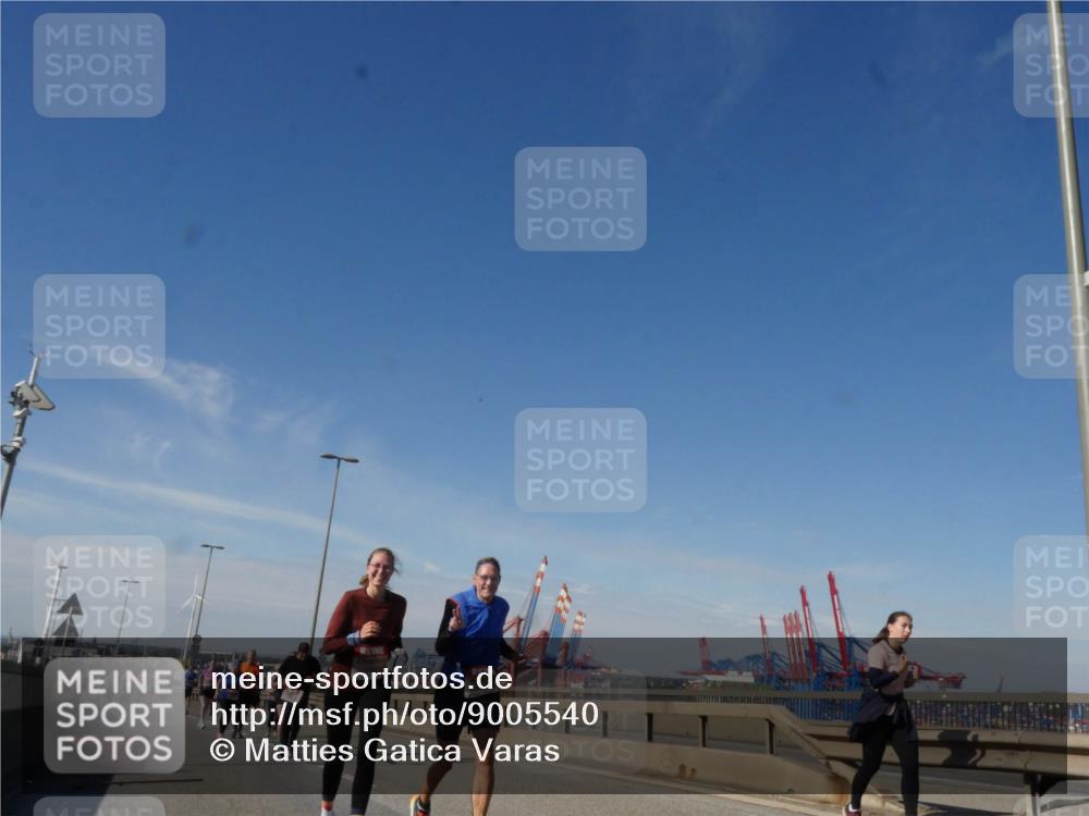 03.10.2025 - Köhlbrandbrückenlauf Matties Gatica Varas http://msf.ph/oto/9005540 03.10.2025 12:59:55 Position 2  meine-sportfotos.de