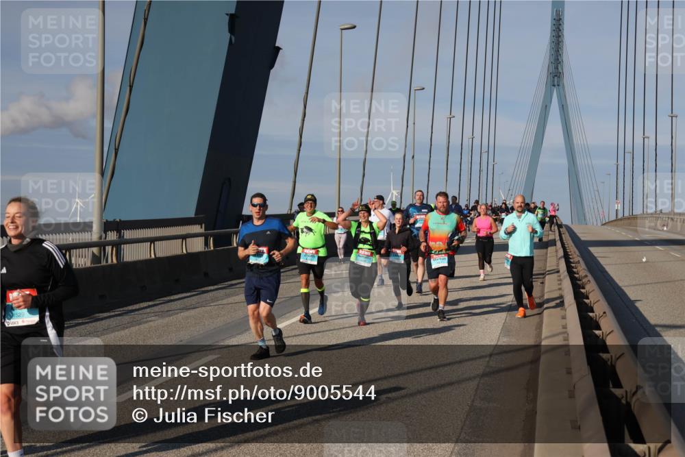 03.10.2025 - Köhlbrandbrückenlauf Julia Fischer http://msf.ph/oto/9005544 03.10.2025 09:52:36 Position 2 1529 meine-sportfotos.de