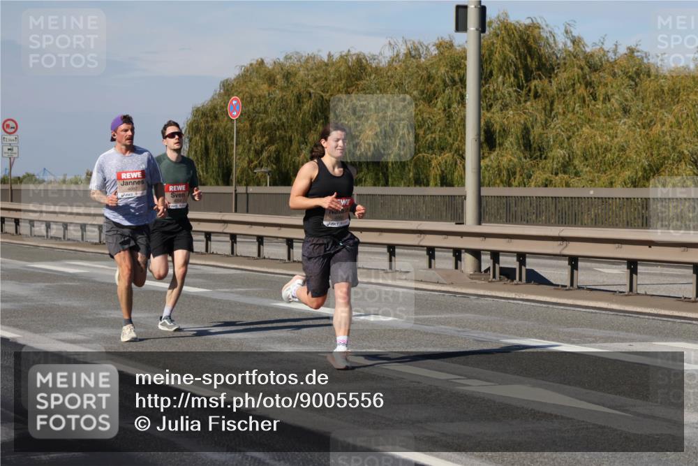 03.10.2025 - Köhlbrandbrückenlauf Julia Fischer http://msf.ph/oto/9005556 03.10.2025 12:40:55 Position 3 12, 5, 4087 meine-sportfotos.de