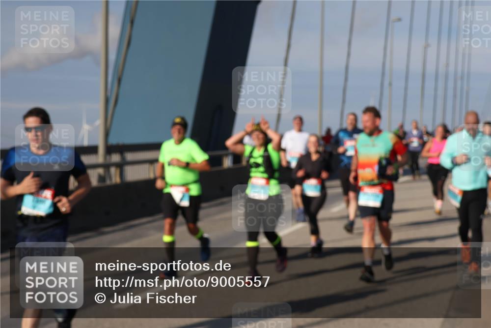 03.10.2025 - Köhlbrandbrückenlauf Julia Fischer http://msf.ph/oto/9005557 03.10.2025 09:52:37 Position 2  meine-sportfotos.de