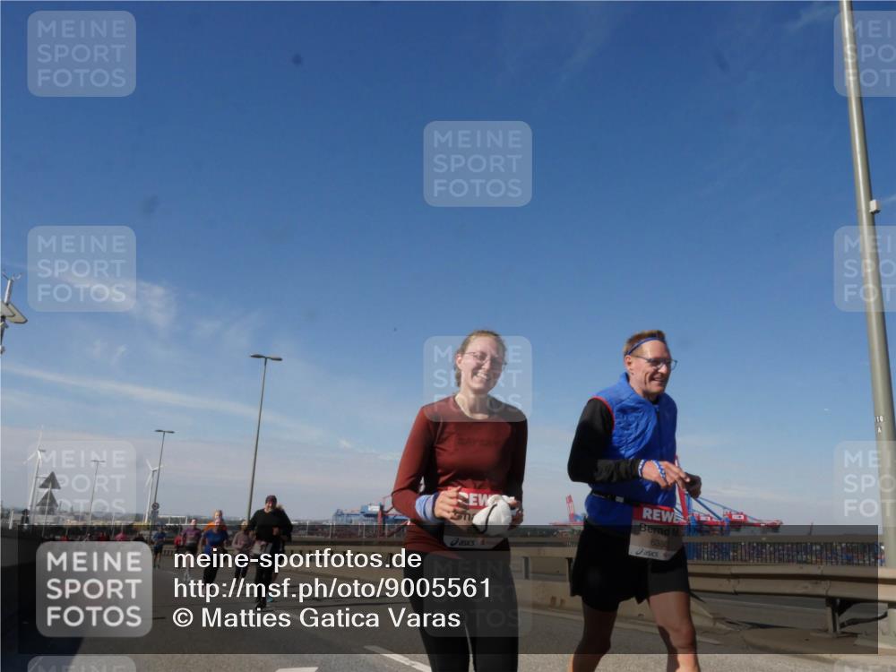 03.10.2025 - Köhlbrandbrückenlauf Matties Gatica Varas http://msf.ph/oto/9005561 03.10.2025 12:59:57 Position 2 6380 meine-sportfotos.de