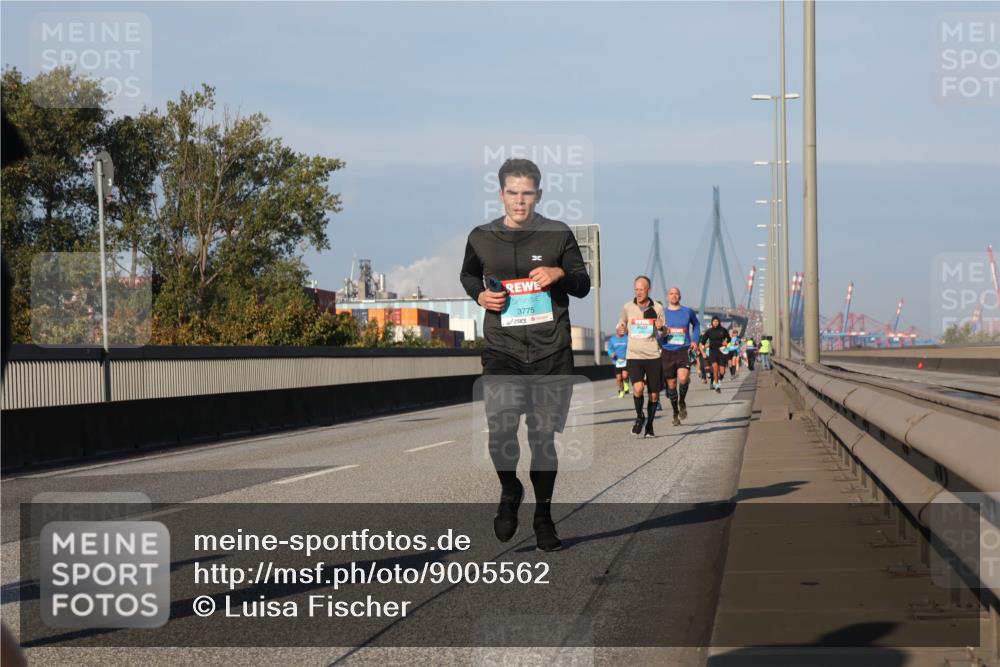 03.10.2025 - Köhlbrandbrückenlauf Luisa Fischer http://msf.ph/oto/9005562 03.10.2025 10:47:16 Position 3 3775 meine-sportfotos.de