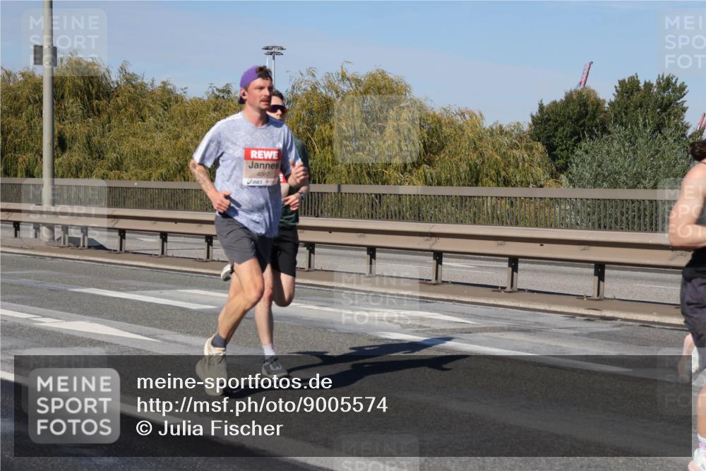 03.10.2025 - Köhlbrandbrückenlauf Julia Fischer http://msf.ph/oto/9005574 03.10.2025 12:40:57 Position 3 4087 meine-sportfotos.de