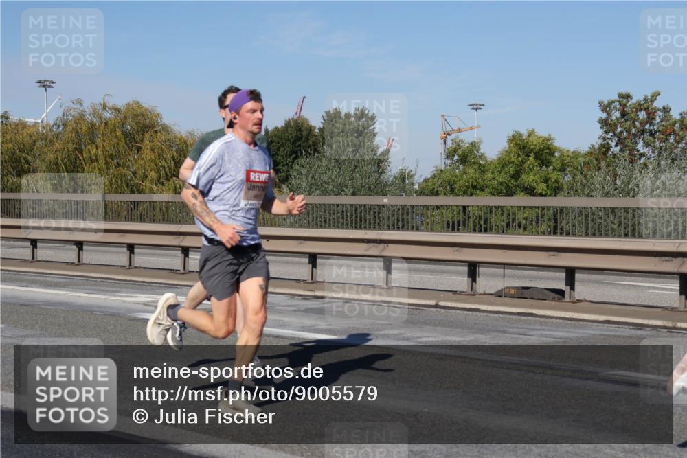 03.10.2025 - Köhlbrandbrückenlauf Julia Fischer http://msf.ph/oto/9005579 03.10.2025 12:40:58 Position 3  meine-sportfotos.de
