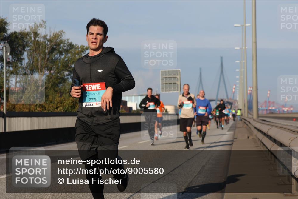 03.10.2025 - Köhlbrandbrückenlauf Luisa Fischer http://msf.ph/oto/9005580 03.10.2025 10:47:17 Position 3 3775 meine-sportfotos.de