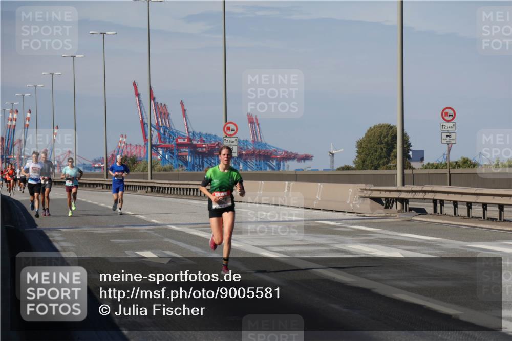 03.10.2025 - Köhlbrandbrückenlauf Julia Fischer http://msf.ph/oto/9005581 03.10.2025 12:41:16 Position 3 12, 5, 12, 5, 18 meine-sportfotos.de