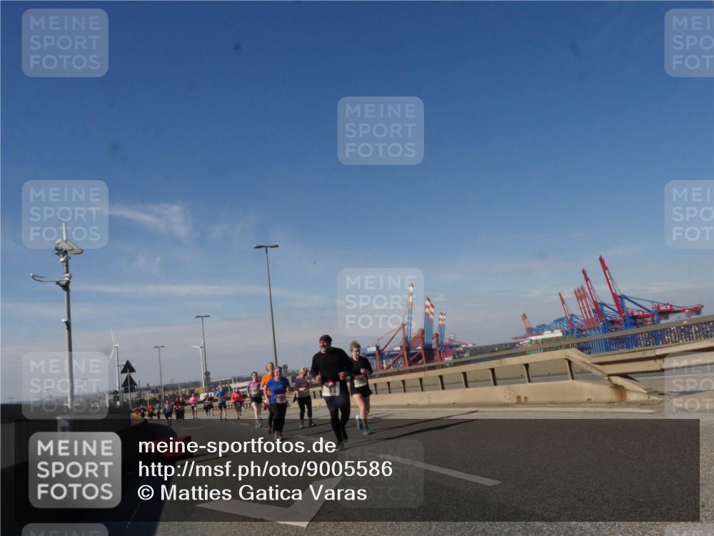 03.10.2025 - Köhlbrandbrückenlauf Matties Gatica Varas http://msf.ph/oto/9005586 03.10.2025 12:59:58 Position 2  meine-sportfotos.de