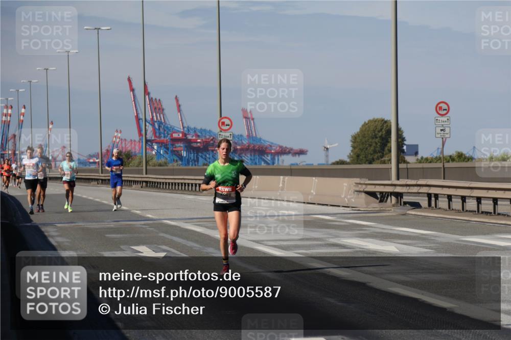 03.10.2025 - Köhlbrandbrückenlauf Julia Fischer http://msf.ph/oto/9005587 03.10.2025 12:41:16 Position 3 12, 5, 1, 12, 5 meine-sportfotos.de