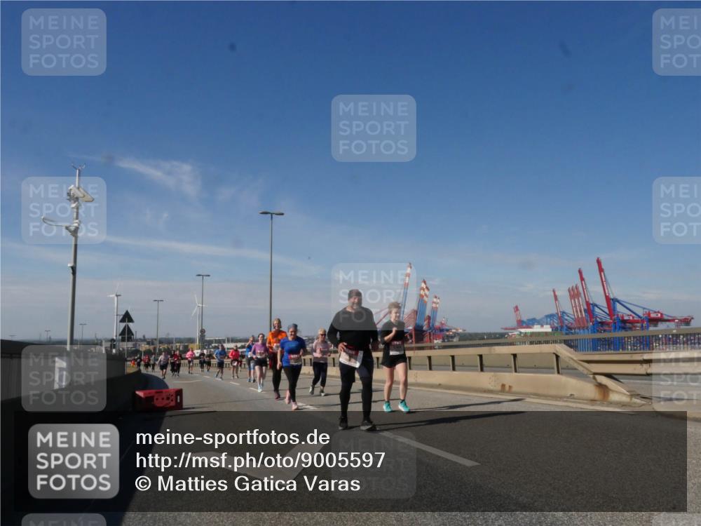 03.10.2025 - Köhlbrandbrückenlauf Matties Gatica Varas http://msf.ph/oto/9005597 03.10.2025 12:59:59 Position 2  meine-sportfotos.de