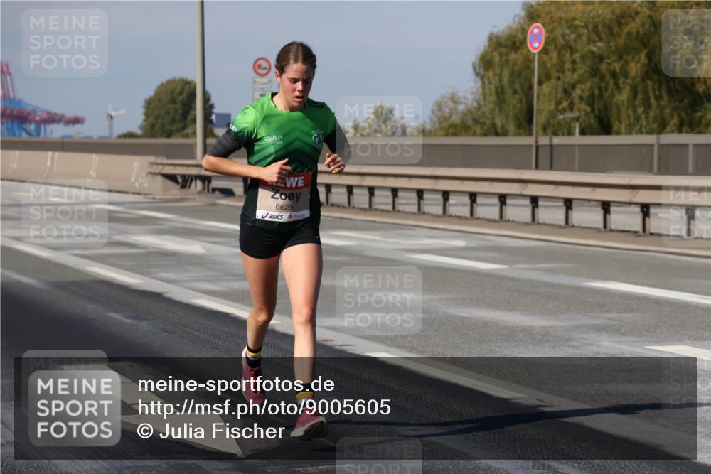 03.10.2025 - Köhlbrandbrückenlauf Julia Fischer http://msf.ph/oto/9005605 03.10.2025 12:41:20 Position 3 6625 meine-sportfotos.de