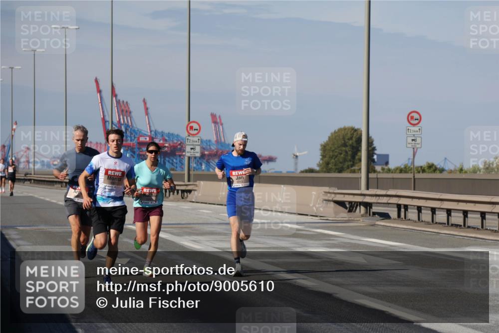 03.10.2025 - Köhlbrandbrückenlauf Julia Fischer http://msf.ph/oto/9005610 03.10.2025 12:41:25 Position 3 12, 5, 4013, 12, 5 meine-sportfotos.de