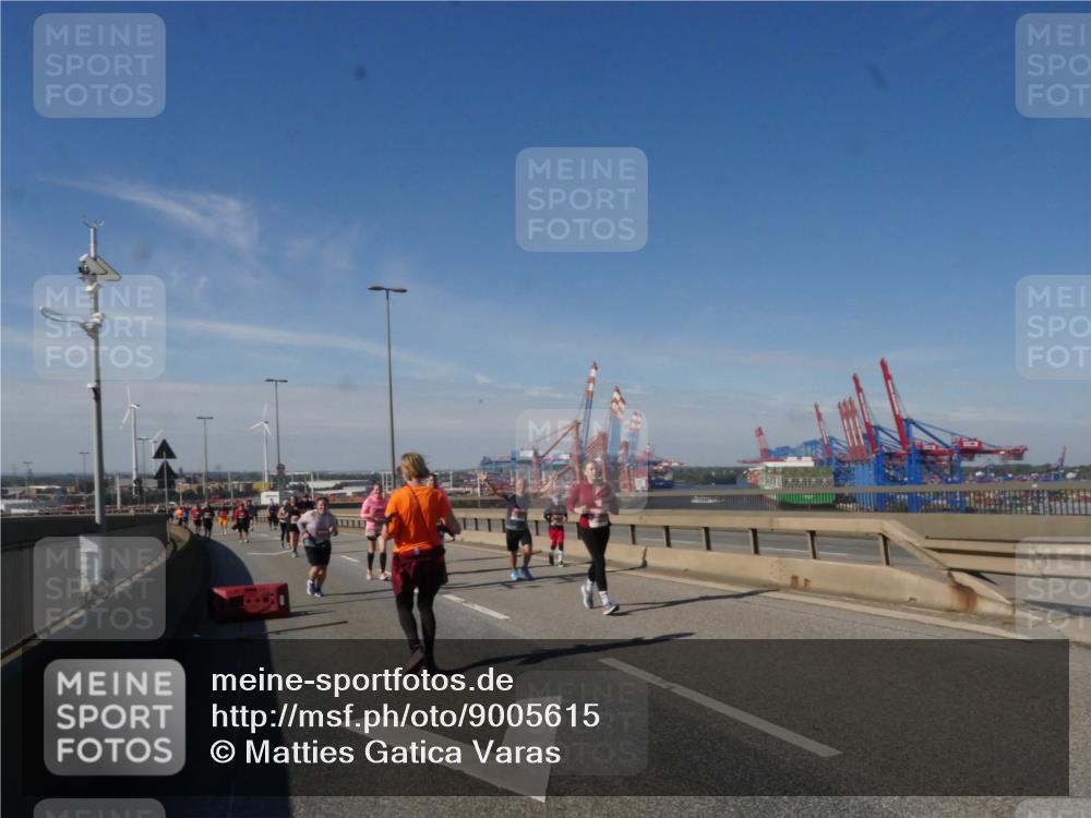 03.10.2025 - Köhlbrandbrückenlauf Matties Gatica Varas http://msf.ph/oto/9005615 03.10.2025 13:00:12 Position 2  meine-sportfotos.de