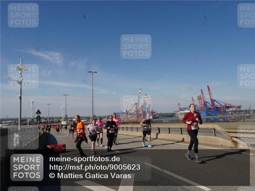03.10.2025 - Köhlbrandbrückenlauf Matties Gatica Varas http://msf.ph/oto/9005623 03.10.2025 13:00:13 Position 2  meine-sportfotos.de
