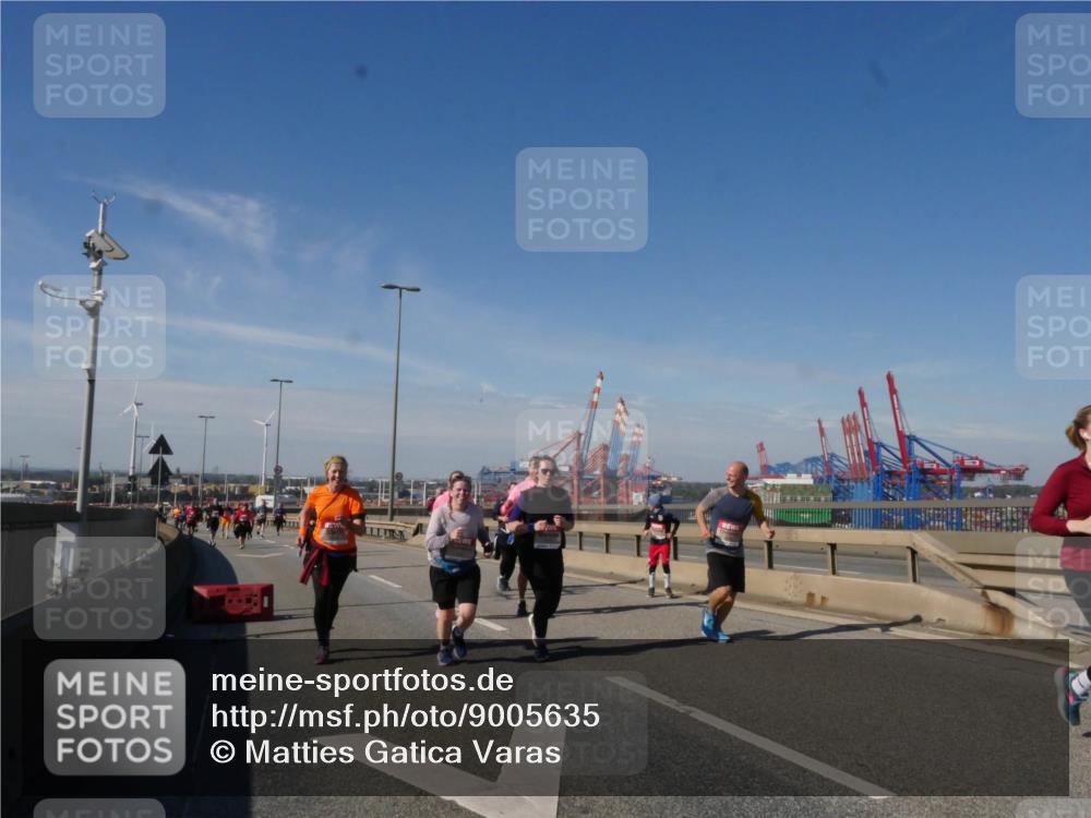 03.10.2025 - Köhlbrandbrückenlauf Matties Gatica Varas http://msf.ph/oto/9005635 03.10.2025 13:00:14 Position 2  meine-sportfotos.de