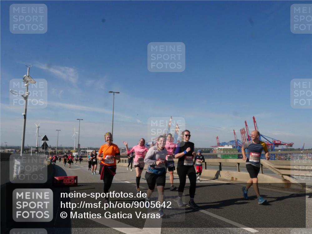 03.10.2025 - Köhlbrandbrückenlauf Matties Gatica Varas http://msf.ph/oto/9005642 03.10.2025 13:00:15 Position 2  meine-sportfotos.de