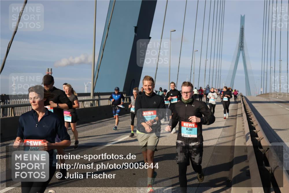 03.10.2025 - Köhlbrandbrückenlauf Julia Fischer http://msf.ph/oto/9005644 03.10.2025 09:52:54 Position 2 2064, 1551 meine-sportfotos.de