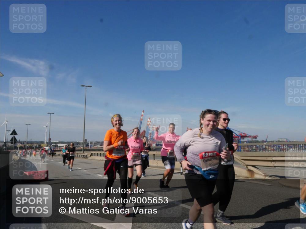 03.10.2025 - Köhlbrandbrückenlauf Matties Gatica Varas http://msf.ph/oto/9005653 03.10.2025 13:00:16 Position 2 5557 meine-sportfotos.de