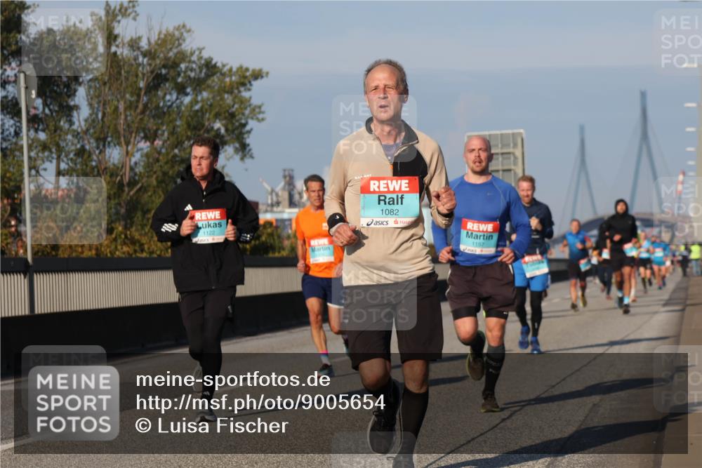 03.10.2025 - Köhlbrandbrückenlauf Luisa Fischer http://msf.ph/oto/9005654 03.10.2025 10:47:21 Position 3 1122, 1082, 1157, 1 meine-sportfotos.de